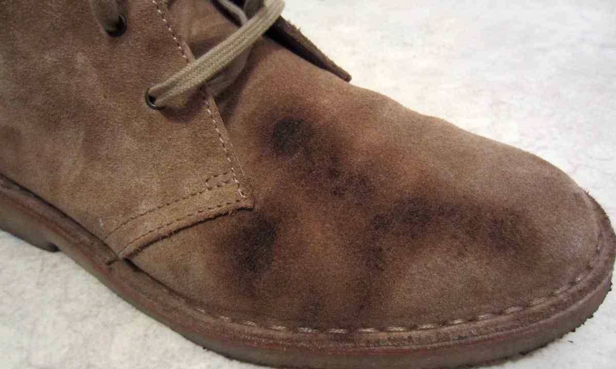 How to remove salt from suede boots
