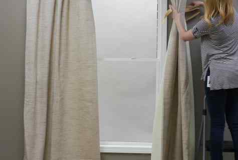 How to pick up window curtains