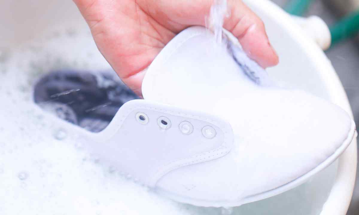 How to clean off salt from suede
