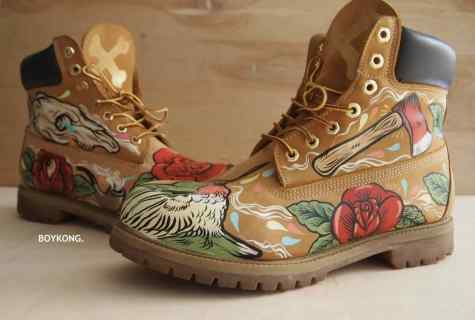 How to paint boots