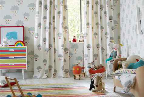 We choose curtains to the nursery