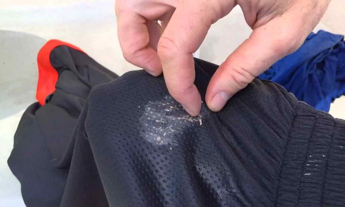 How to clean off trousers