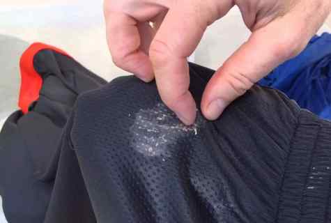 How to clean off trousers
