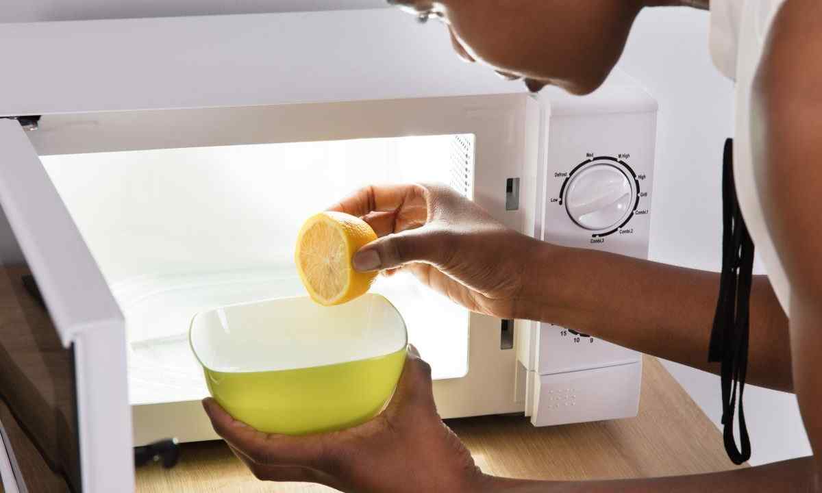 How to get rid of smell of burning in the microwave