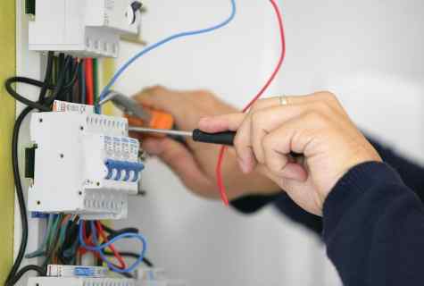 How to install electrical equipment to the dacha