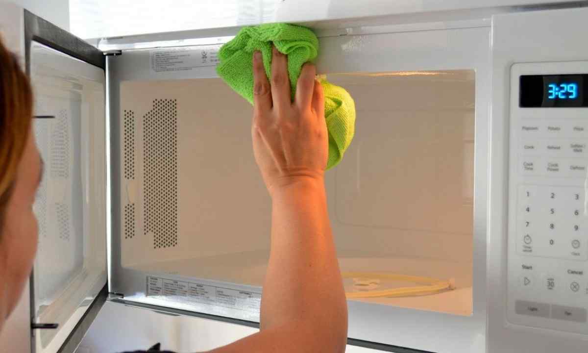 How to remove smell the microwave