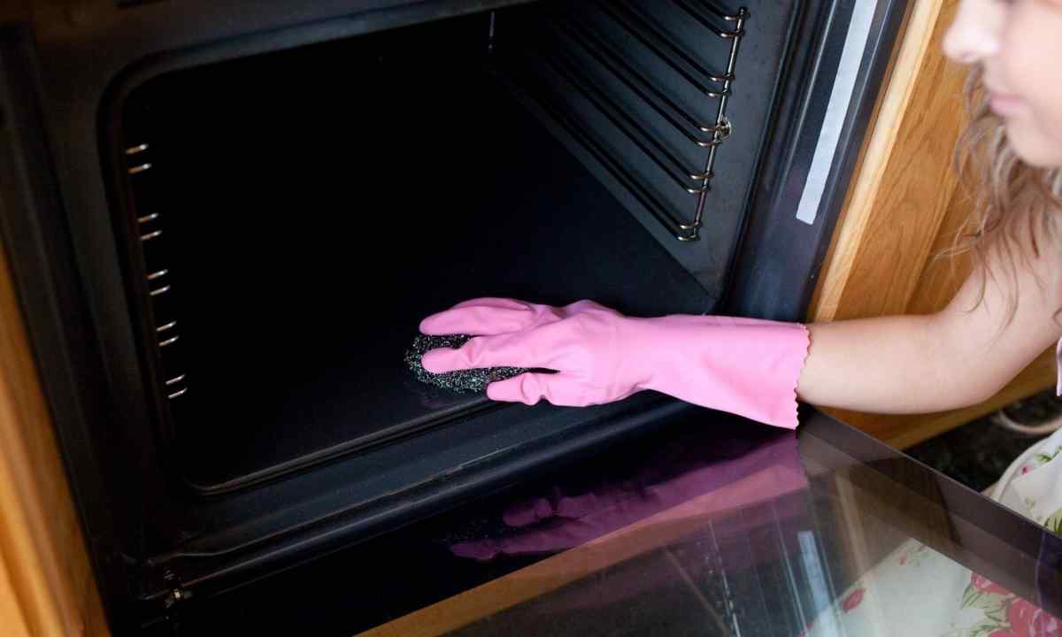 How to clean oven