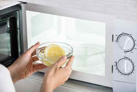 How to wash the microwave oven