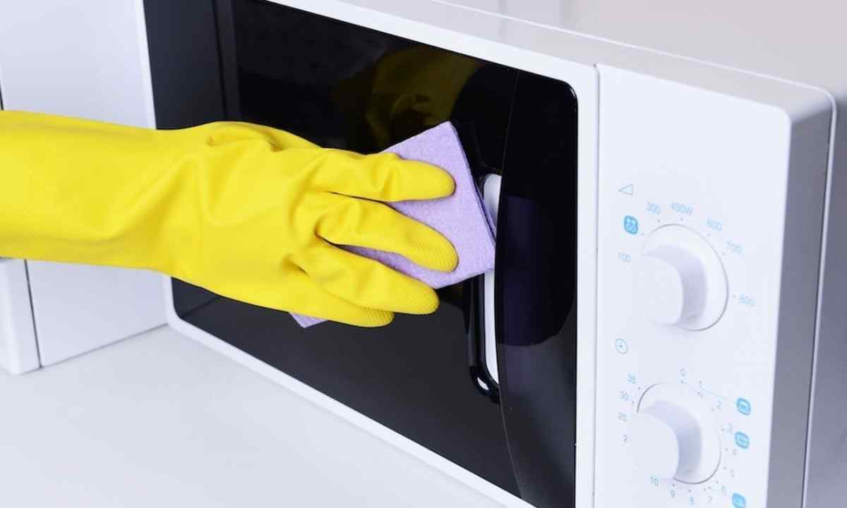 How to clean the microwave oven