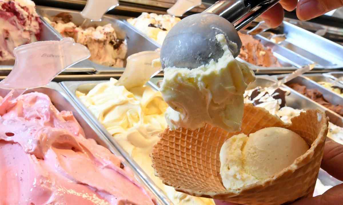 How to choose ice-cream parlor