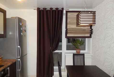 Selection of curtain for kitchen with balcony door