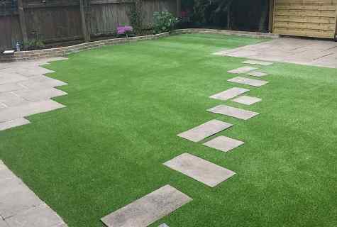 Use of lawn grass in landscape