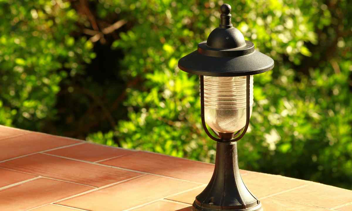 Garden solar lamps: we choose to the dacha