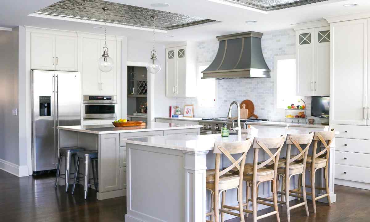 What ceiling it is better to make in kitchen
