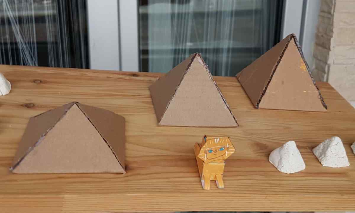How to make pyramid with own hands