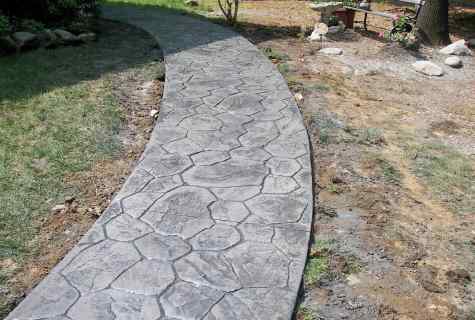 How to protect steps and garden paths from concrete