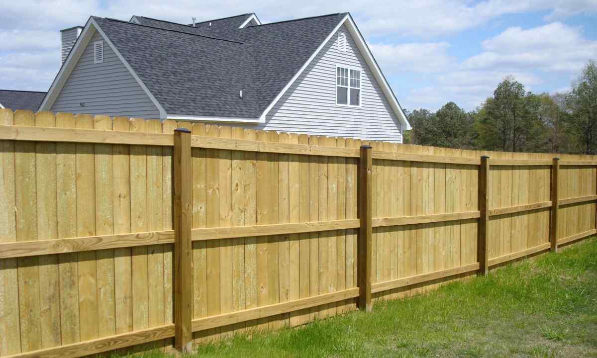 We choose material for fence