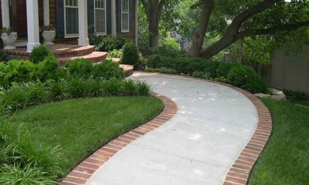 The garden path – what breed to choose from stone