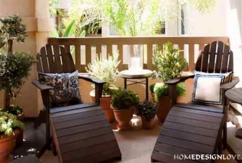 How to arrange flower bed on the balcony