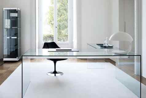 What advantages at glass furniture