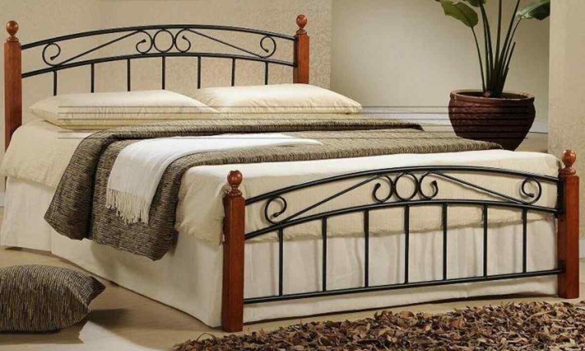 What beds it is better: iron or wooden