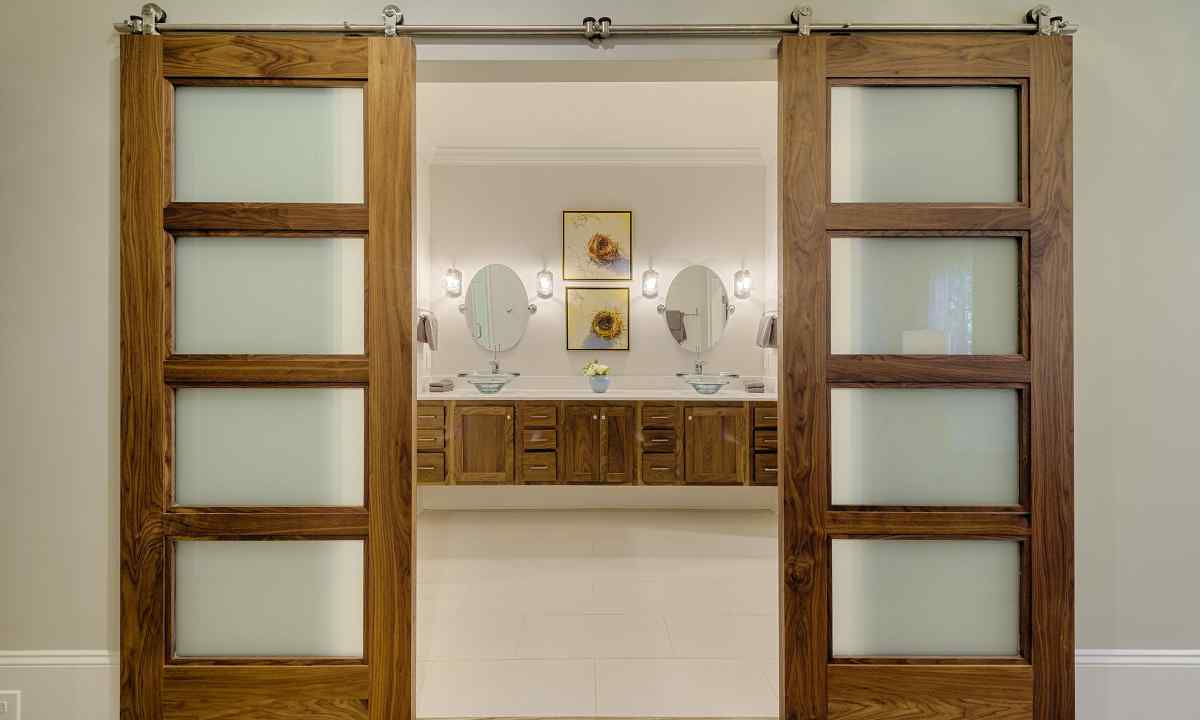 How to hang cabinet door