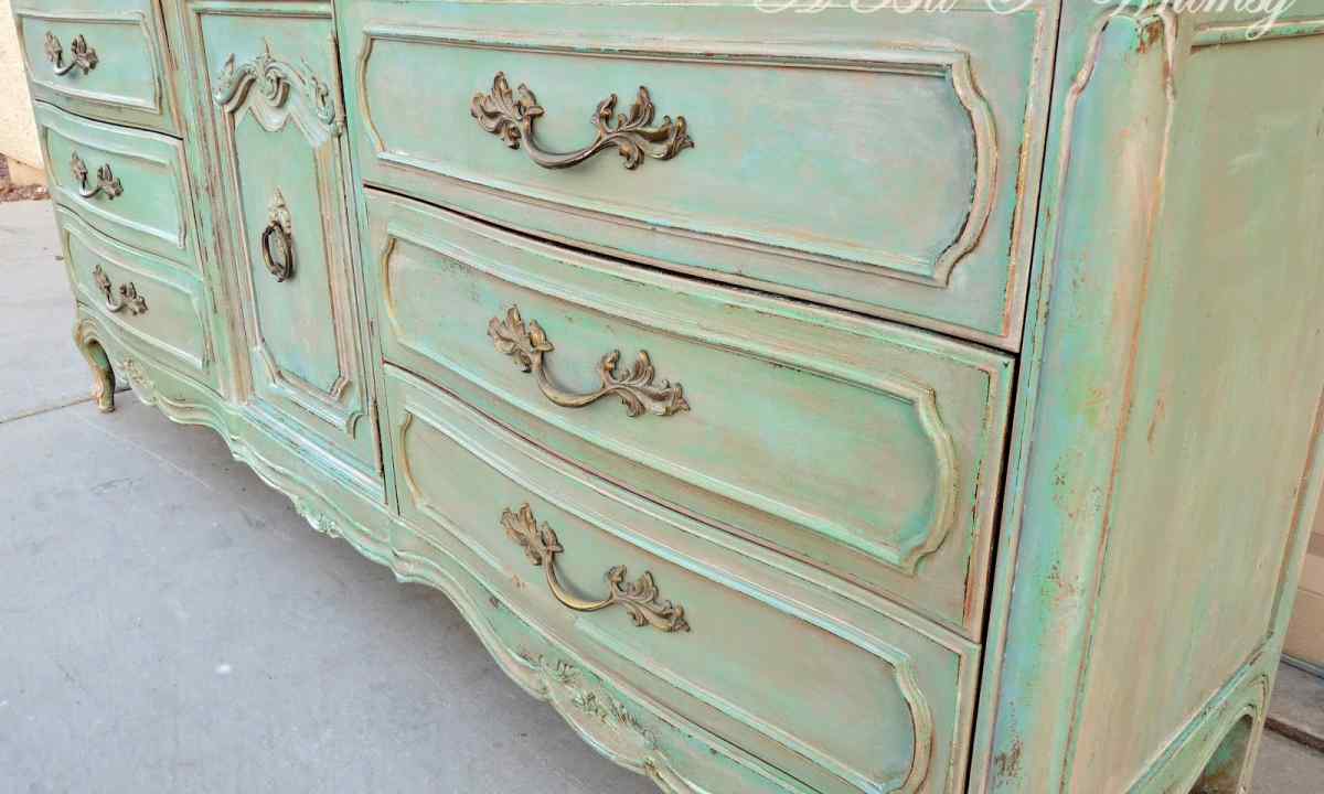 How to create effect of old times on furniture