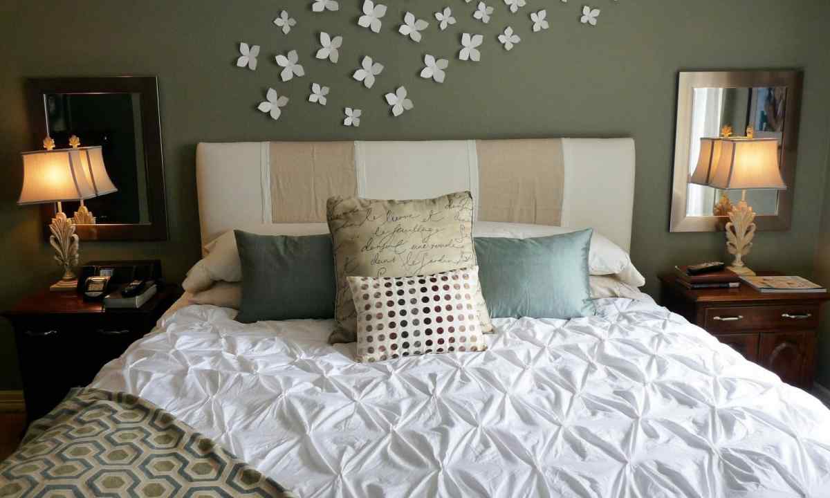 How to make decor for the bedroom with own hands