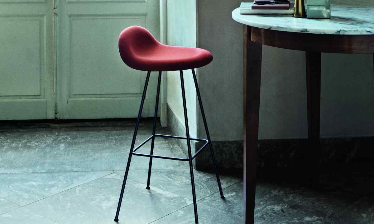 Padded stools for the hall: how to choose