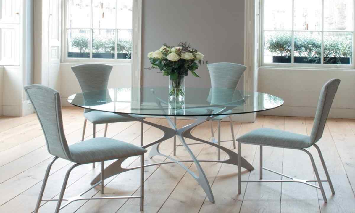 How to choose glass dining table