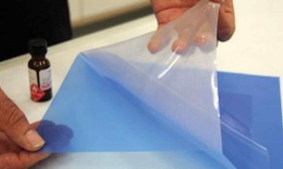 How to glue carbonic film