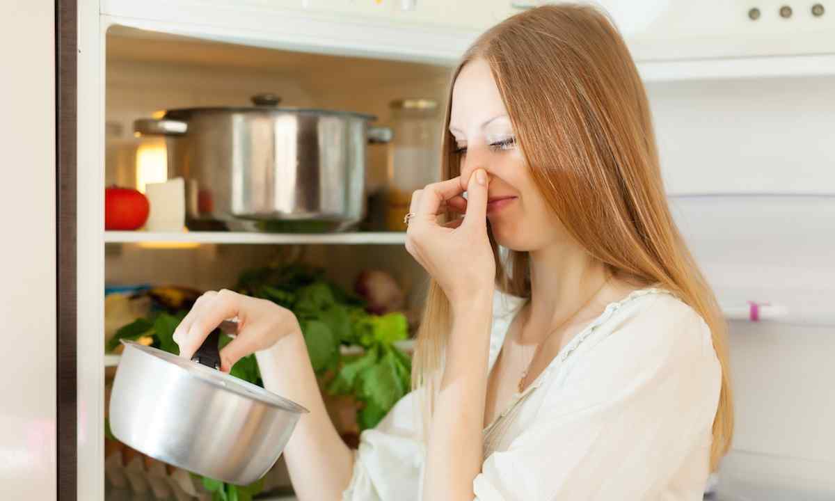 How to eliminate unpleasant smells in the fridge