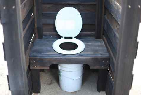 How to construct toilet at the dacha