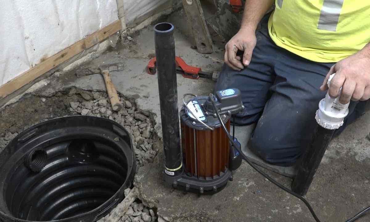 How to pump out water from well