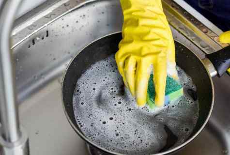 How to wash the burned frying pan