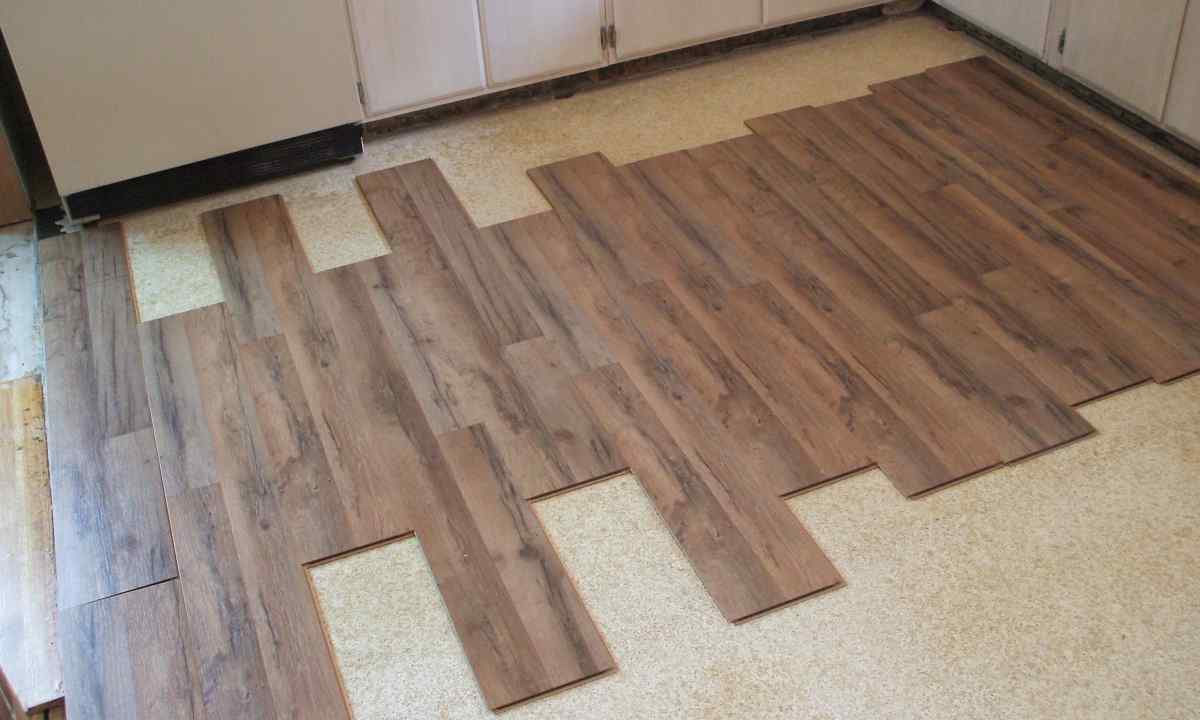 How to lay tile on wooden floor
