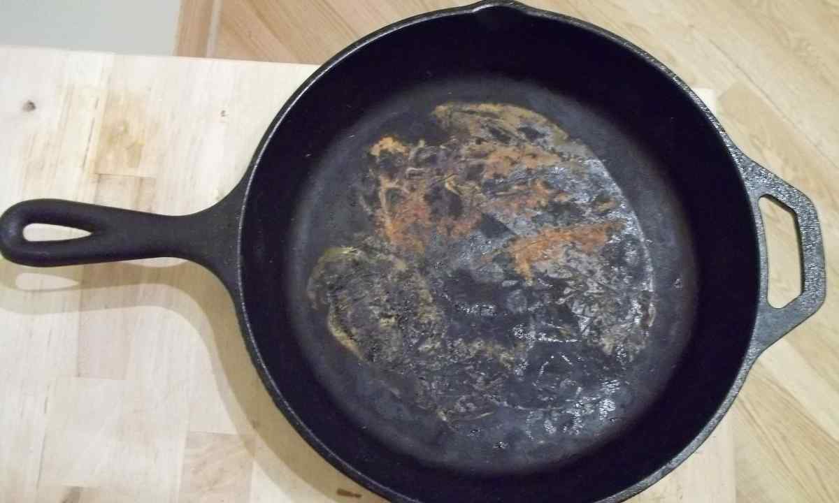 How to clean old frying pan