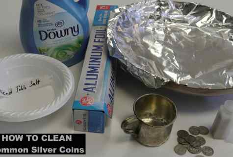 How to clean table silver