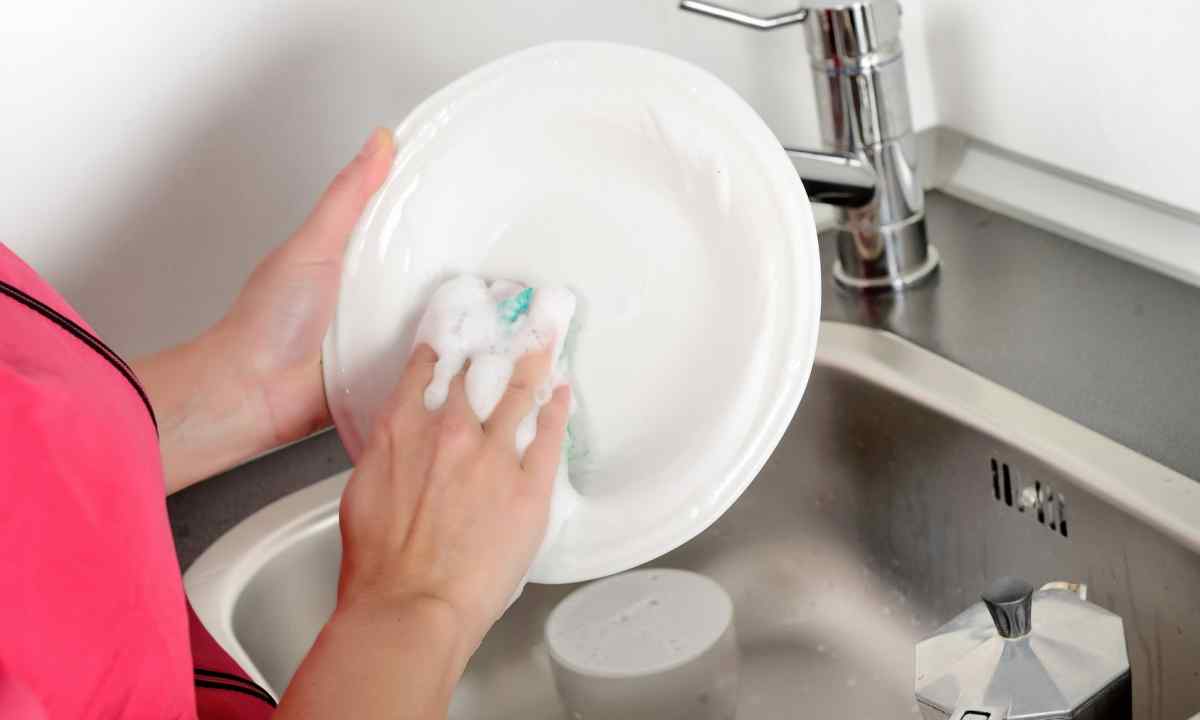 How to wash crystal