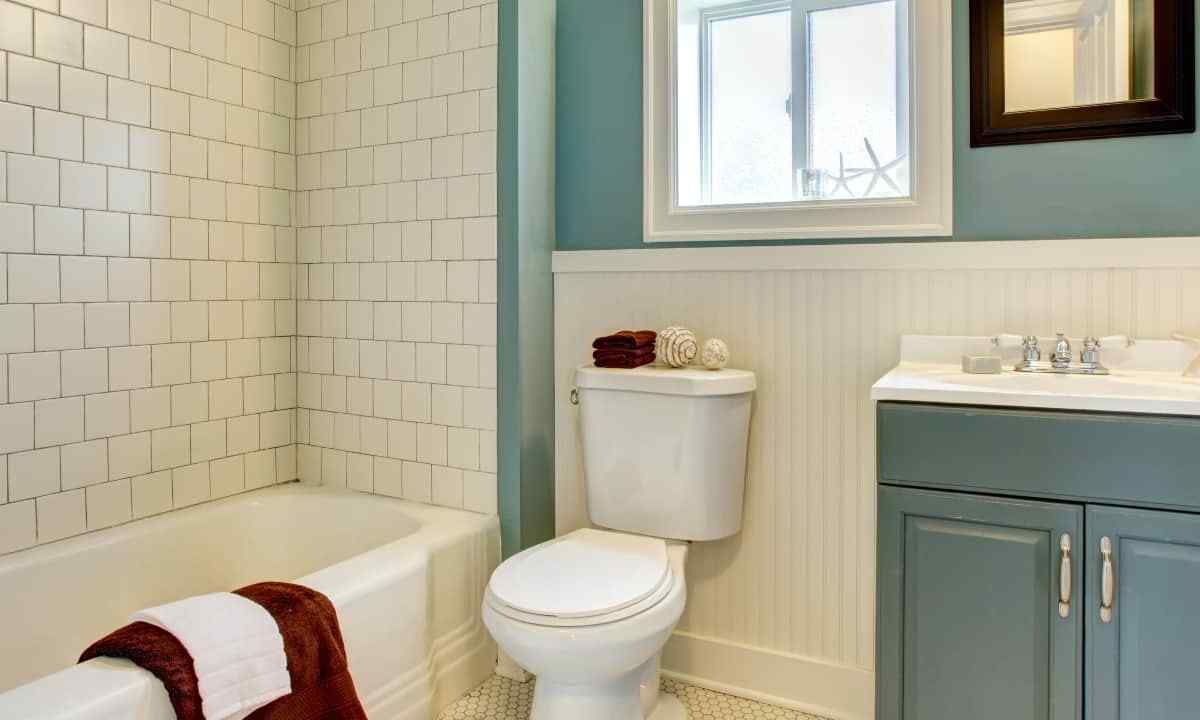 How to put tile in the bathroom