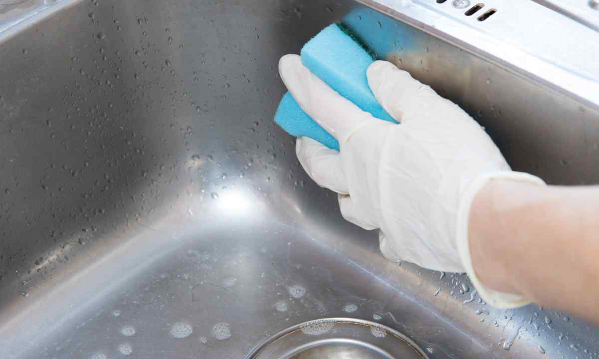 How to clean ware from stainless steel