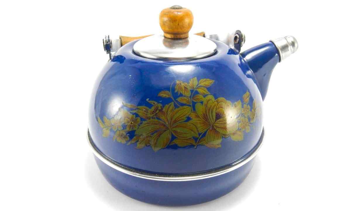 How to clean the enameled teapot