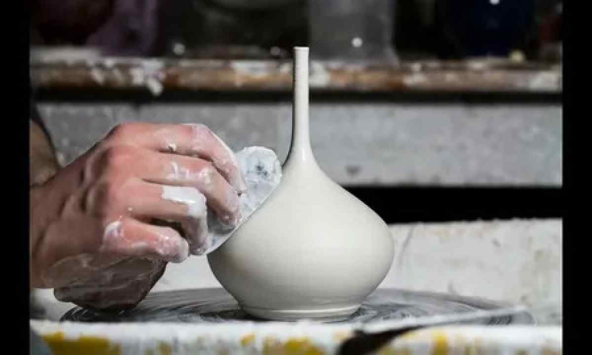 How to wash vase with narrow neck