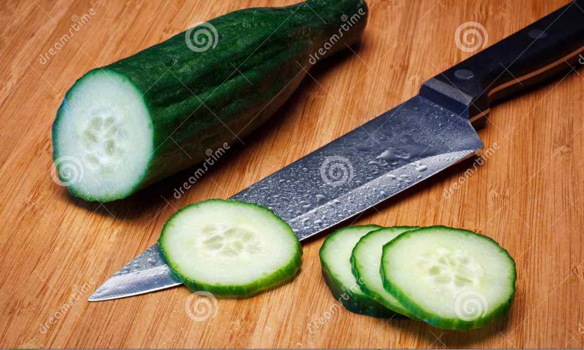 Why at cucumbers leaves fade
