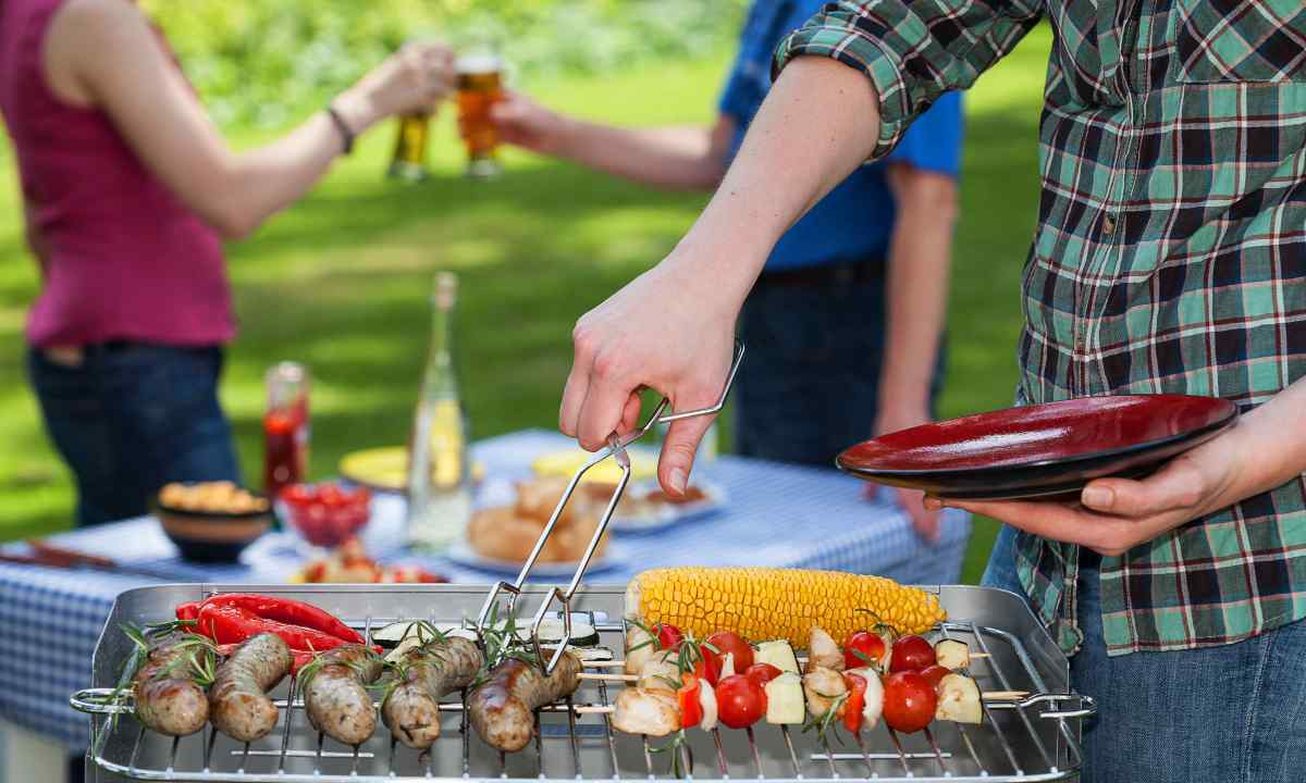 How to prepare garden for barbecue