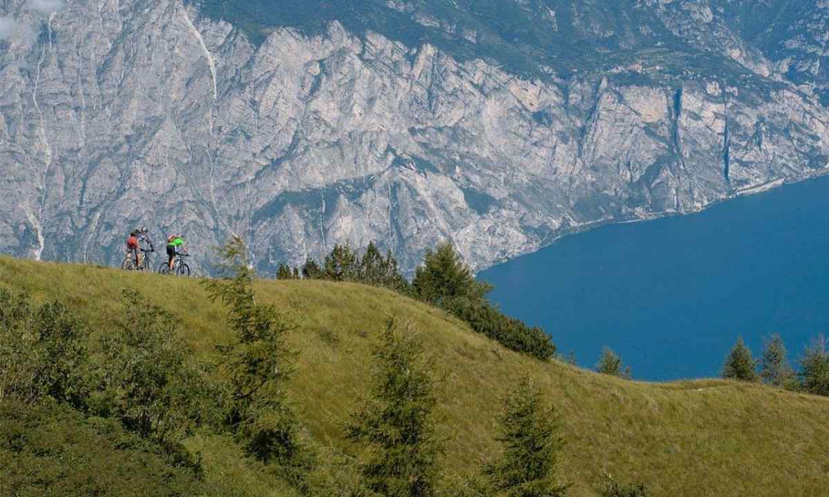 How to make the Alpine hill with the lake own hands
