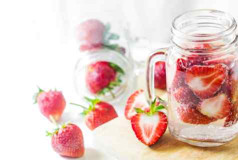 How often to water strawberry
