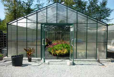 What base to make for the greenhouse of polycarbonate