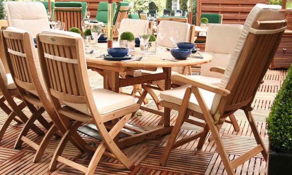 Furniture for garden: what material to choose