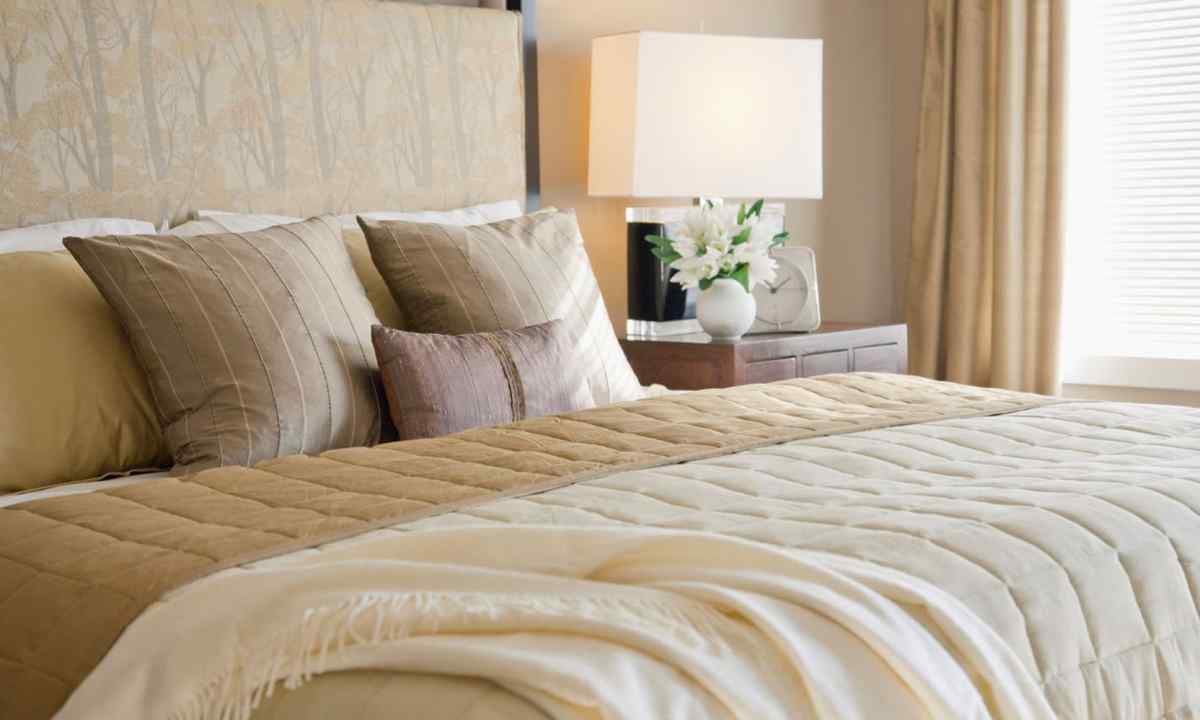 Border for bed: what material to choose
